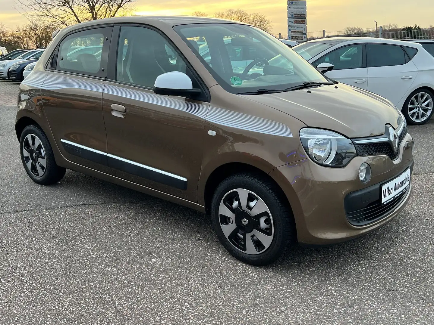 Renault Twingo Dynamique TÜV 09/2025 Braun - 2