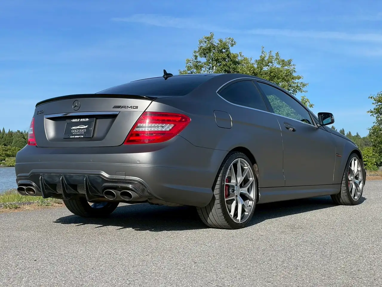 Mercedes-Benz C-Class снимка Mercedes-Benz C-Class