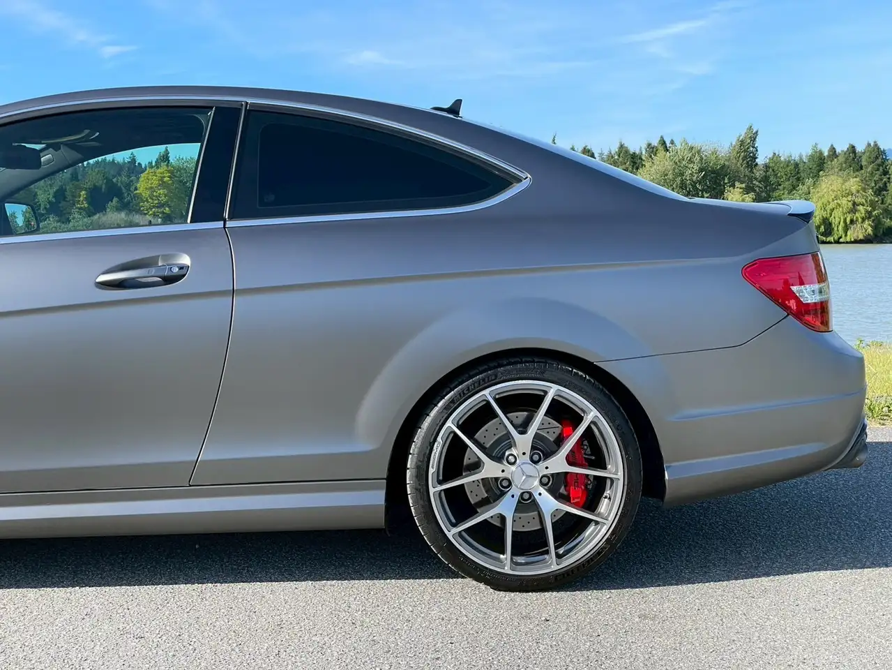 Mercedes-Benz C-Class снимка Mercedes-Benz C-Class