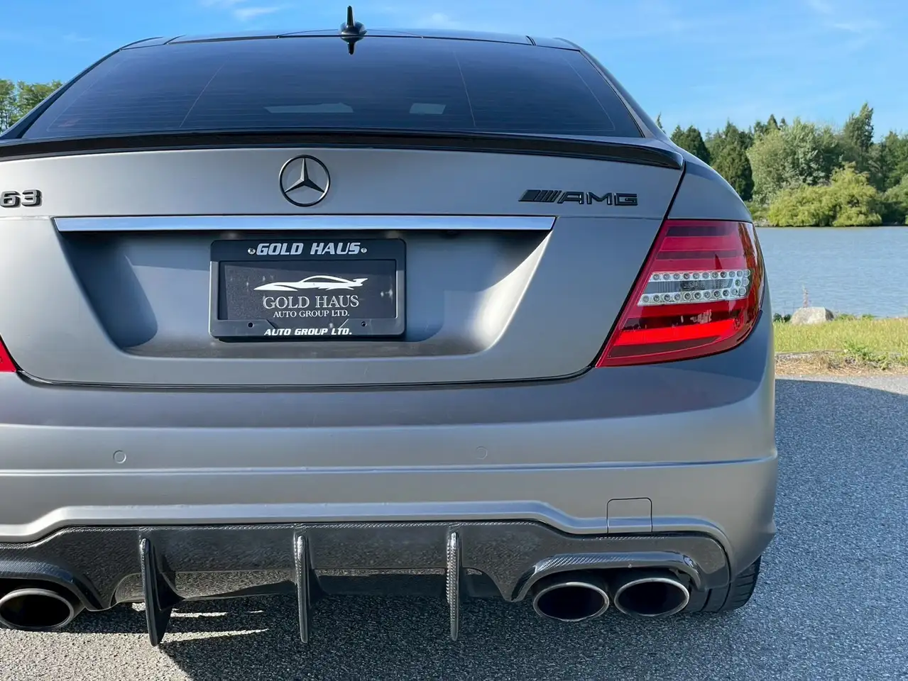 Mercedes-Benz C-Class снимка Mercedes-Benz C-Class