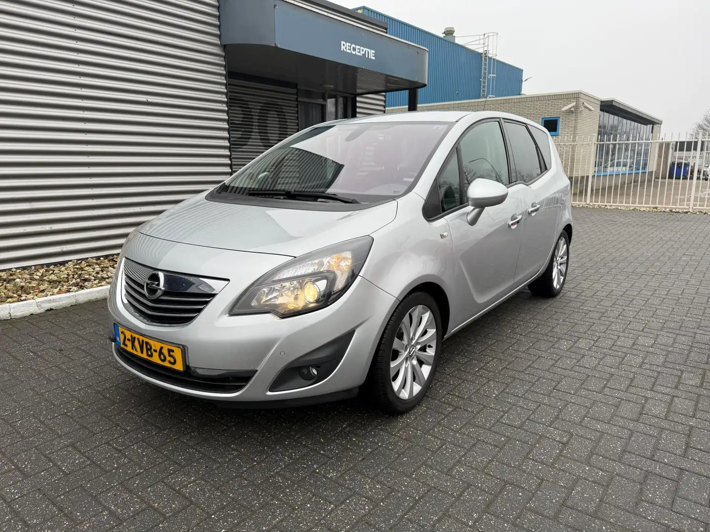 Opel Meriva 1.4 Turbo Cosmo LPG Grau - 1