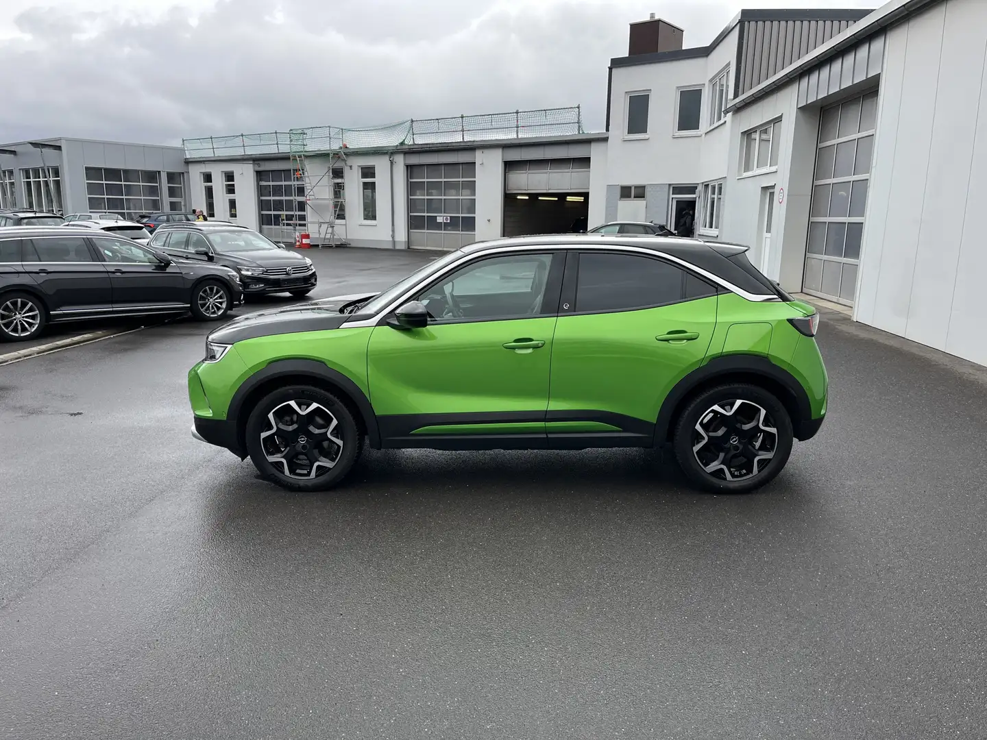 Opel Mokka-E Ultimate 96€ m. 20% Anzahlung CCS 3-Phasen LED N Grün - 2