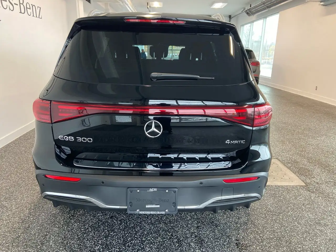 Mercedes-Benz EQB снимка Mercedes-Benz EQB