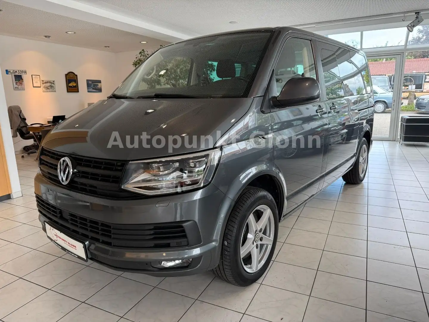Volkswagen T6 Transporter T6  Caravelle Comforl. 4Motion*ABT*8-Sitz.*DSG Gris - 2