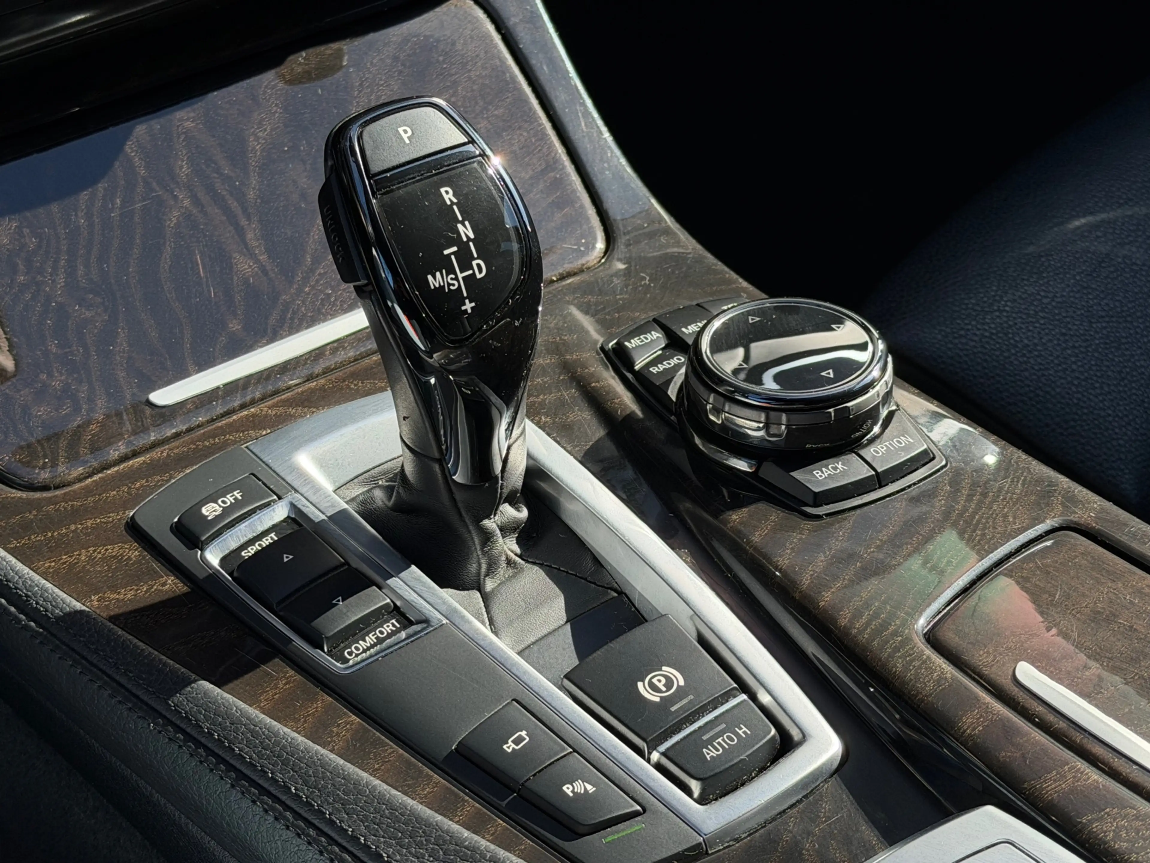 BMW 535 5-serie 535i Carplay|360° Camera|Pano|Head-up|Harm — photo 17