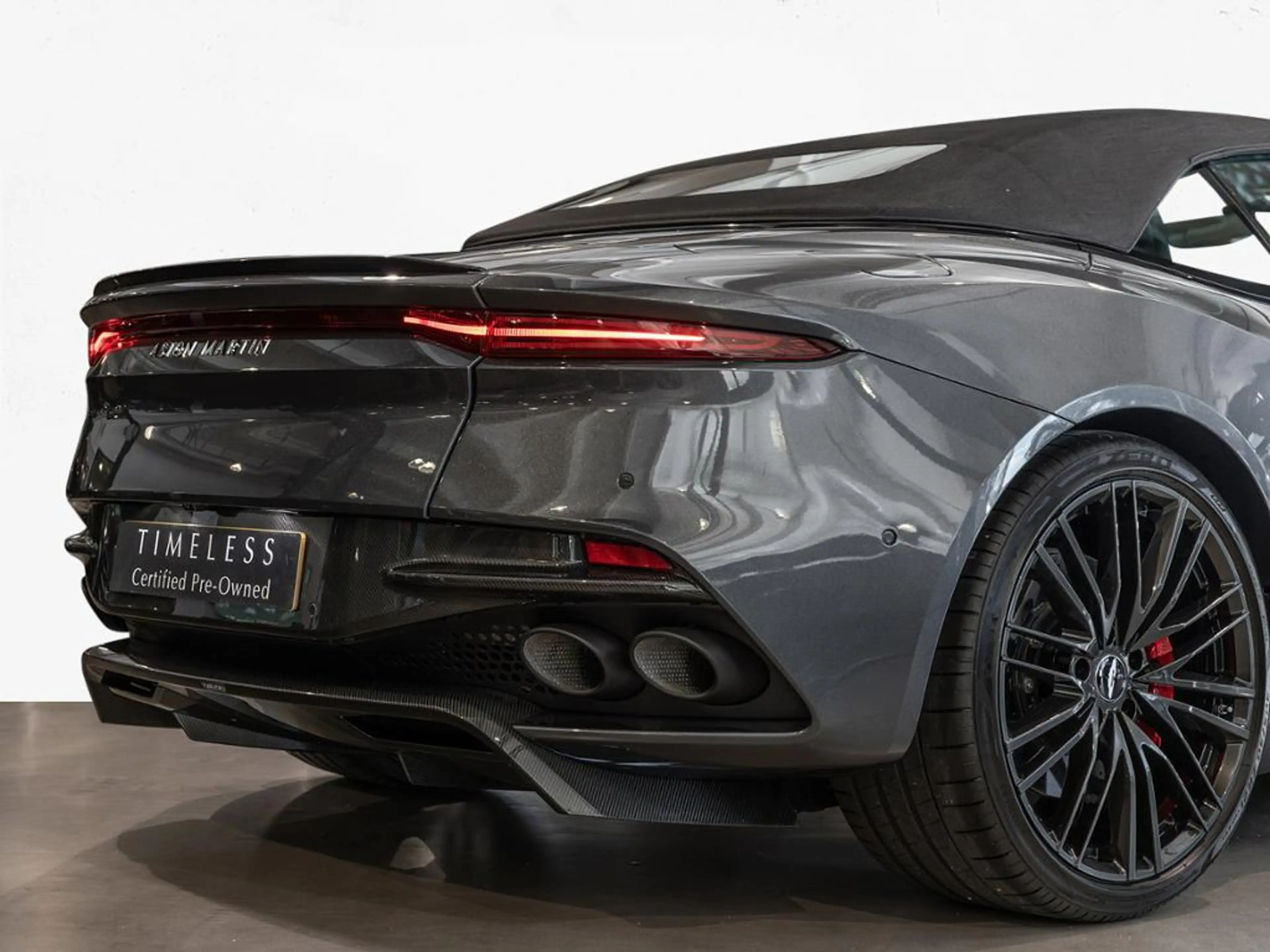 Aston Martin DBS Superleggera Volante Aston Martin Hamburg — photo 9