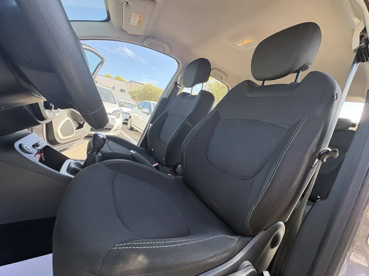 Renault Captur — photo 12