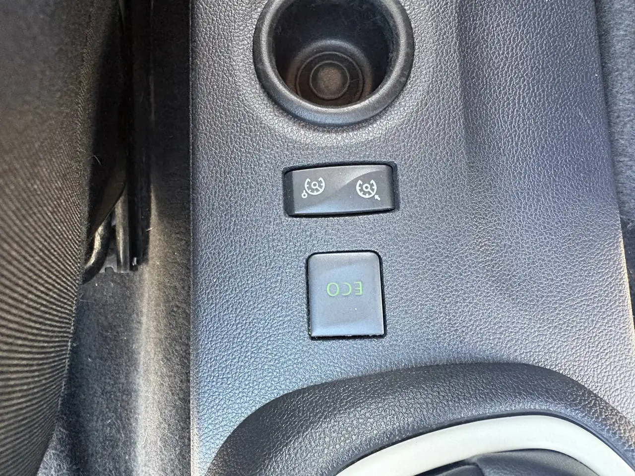 Renault Captur — photo 18