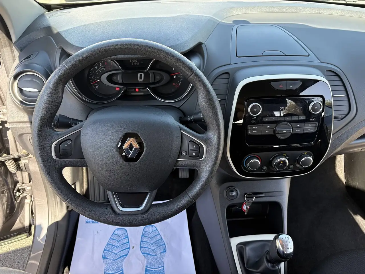 Renault Captur — photo 13