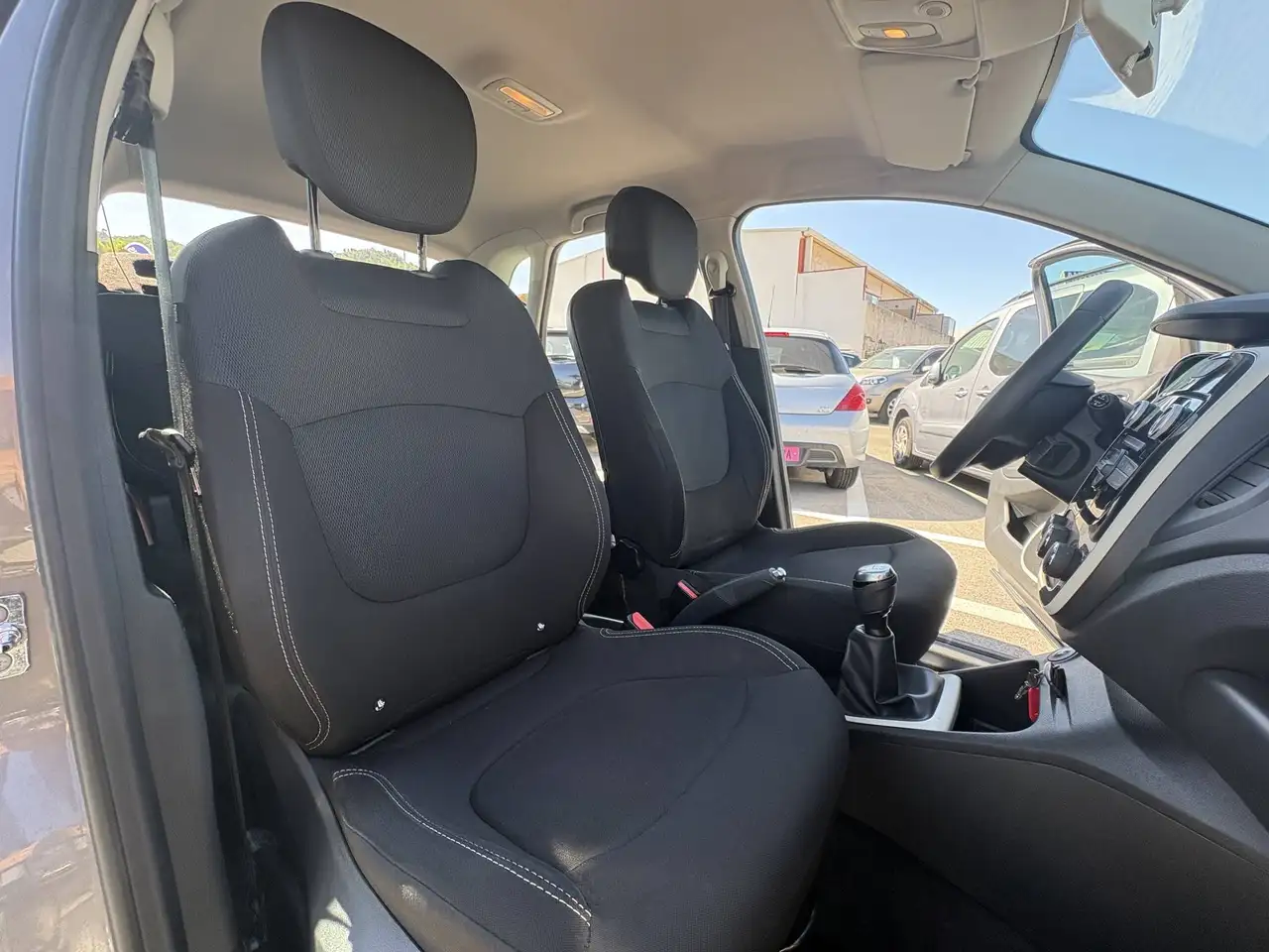 Renault Captur — photo 6