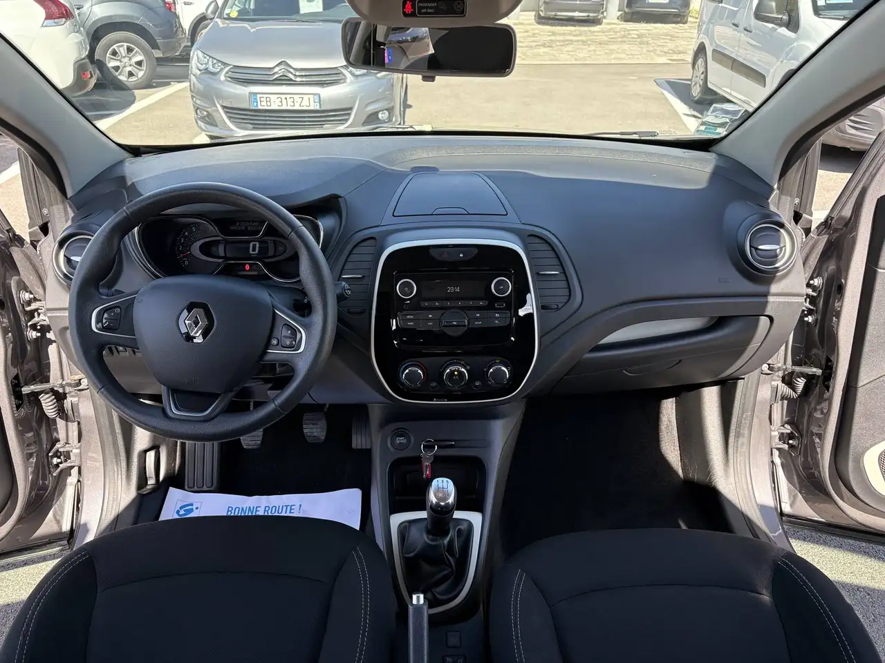 Renault Captur — photo 9
