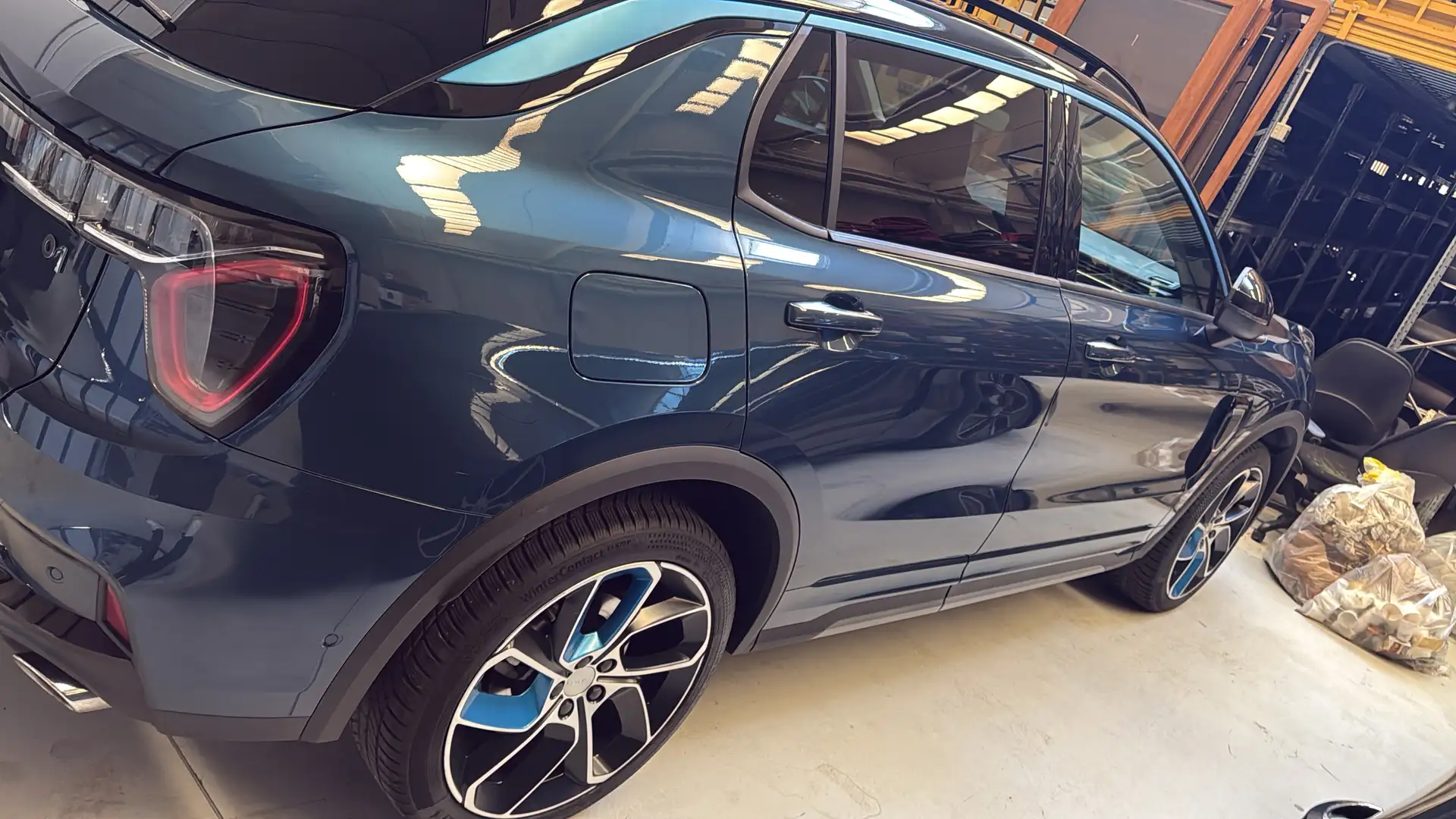 Lynk & Co 01 01 1.5 td phev auto Синий - 1