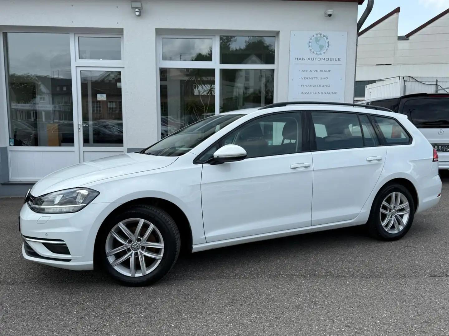 Volkswagen Golf VII Var. Com. BMT*Standheizung+AHK Blanc - 1
