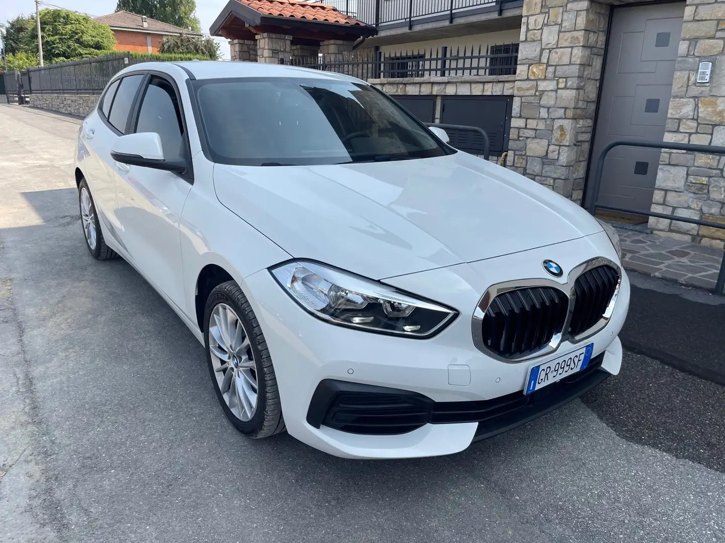 BMW 116 116d Business Advantage OK Neopatentato Bianco - 1