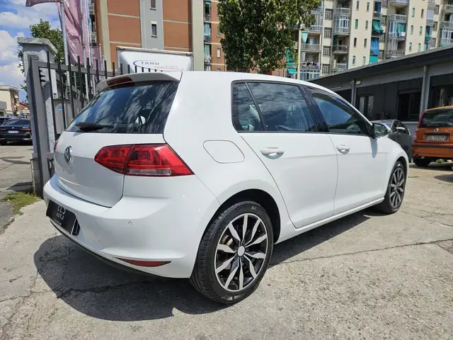Volkswagen Golf view 4