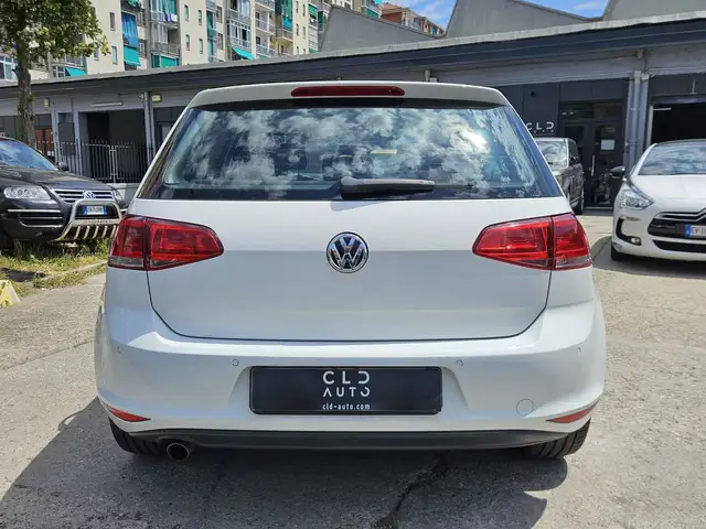 Volkswagen Golf view 5