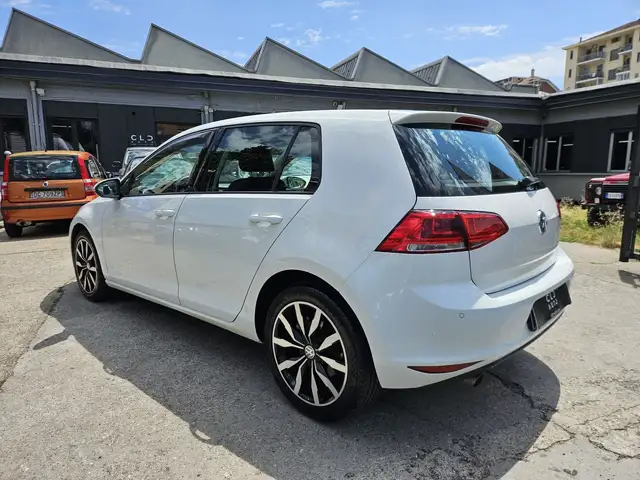 Volkswagen Golf view 6