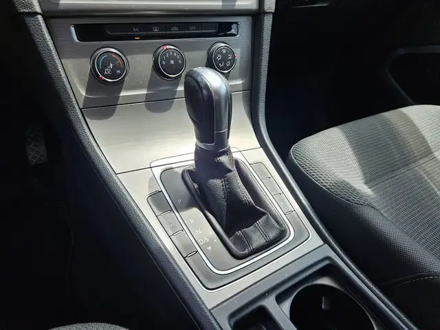 Volkswagen Golf view 15