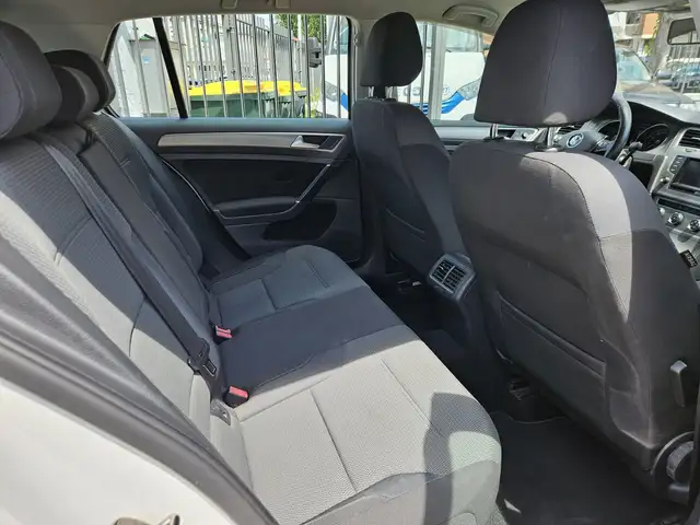 Volkswagen Golf view 13
