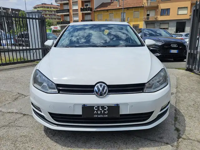 Volkswagen Golf view 2