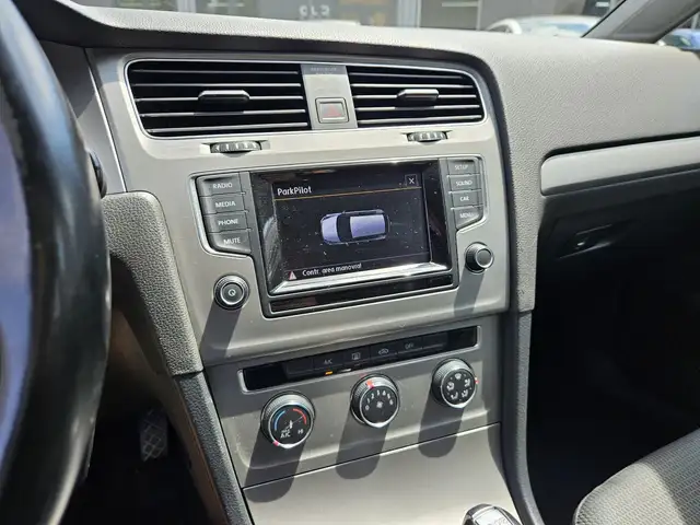 Volkswagen Golf view 14