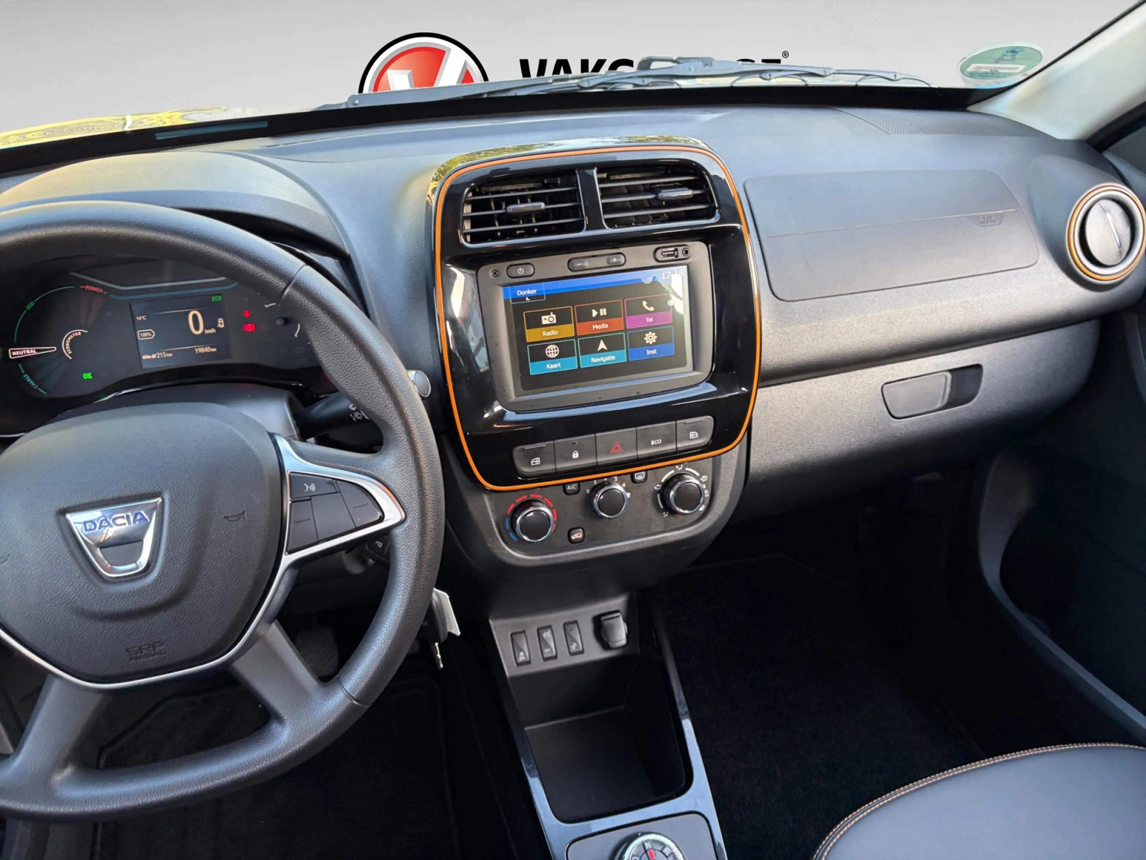 Dacia Spring Comfort Plus (Orange Pack) 27 kWh | Automaat | Air — photo 15