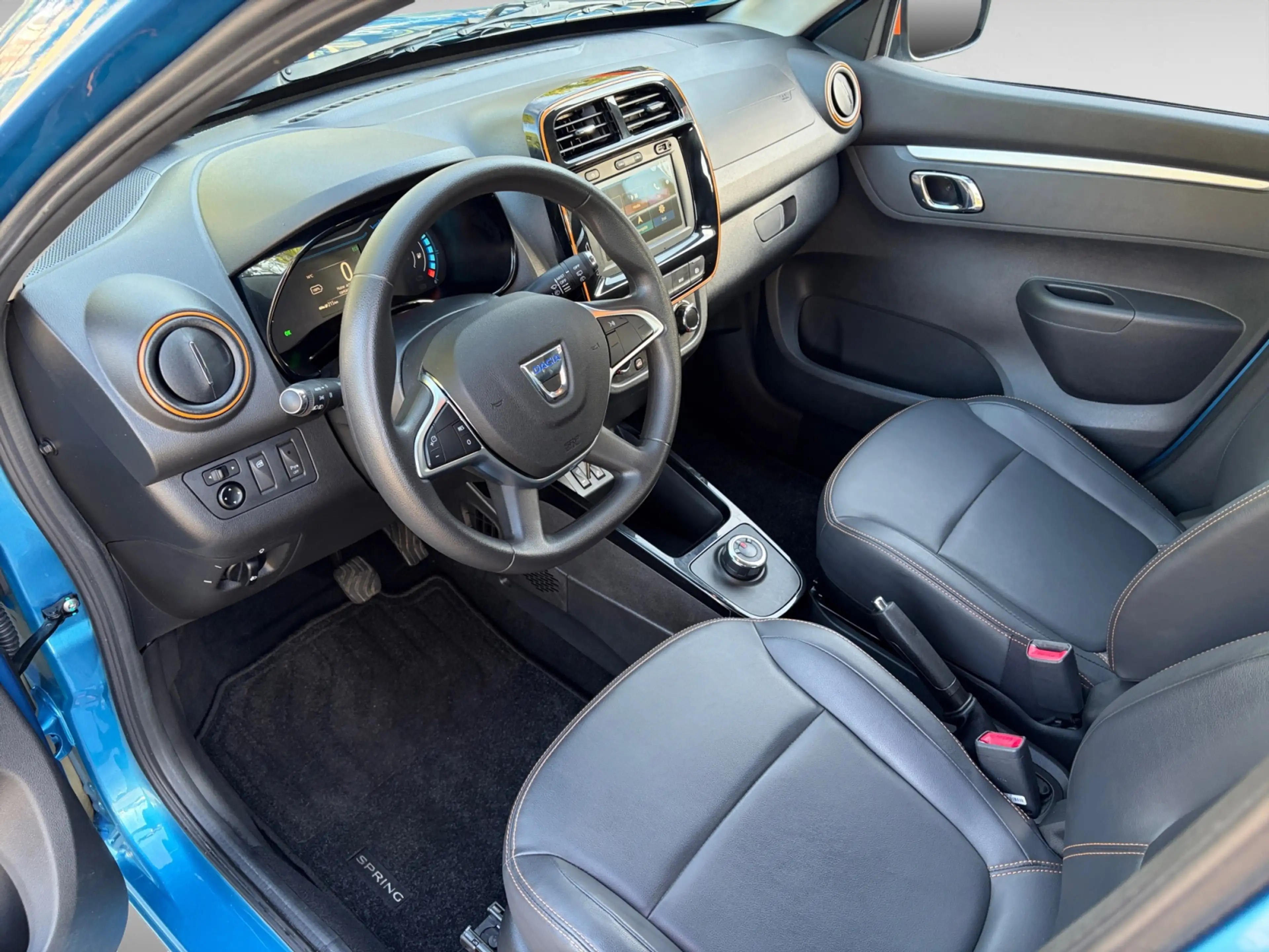 Dacia Spring Comfort Plus (Orange Pack) 27 kWh | Automaat | Air — photo 4