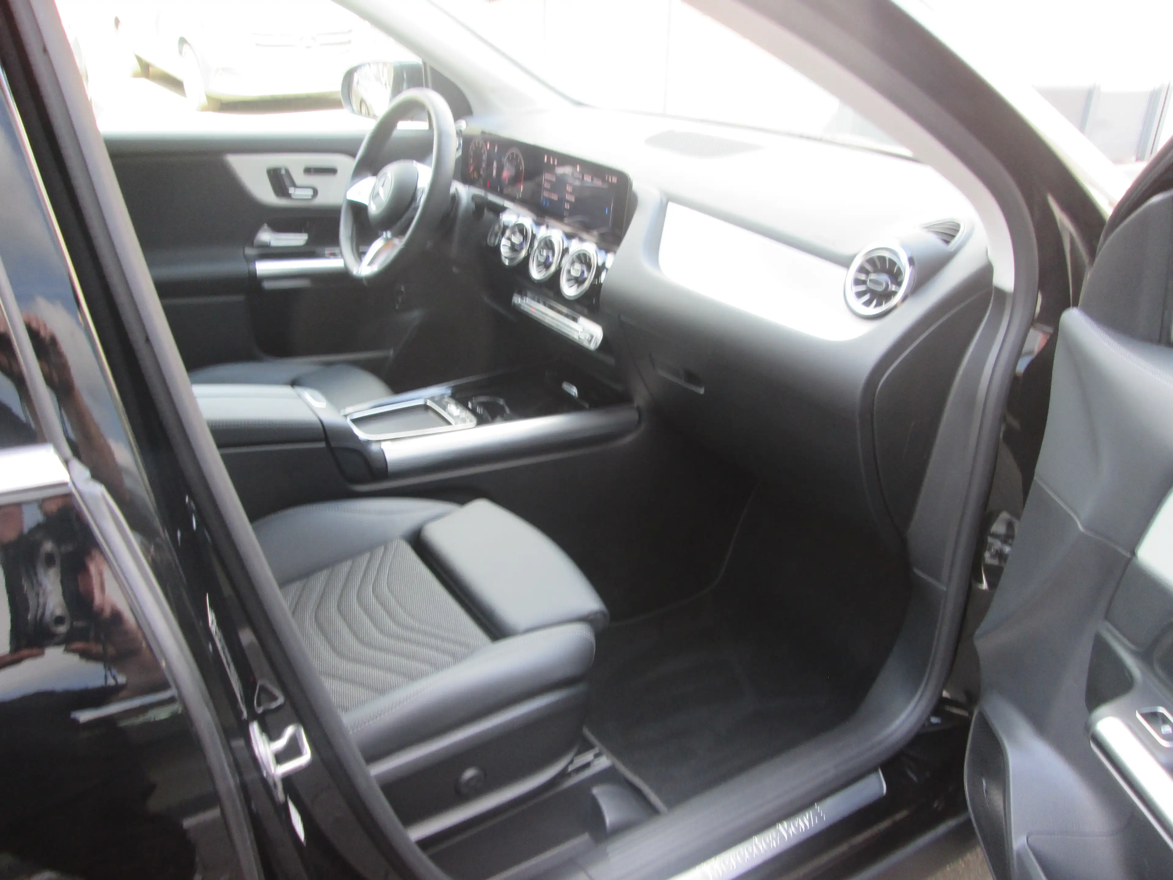 Mercedes-Benz GLA 200 DISTRONIC MEMORY — photo 5