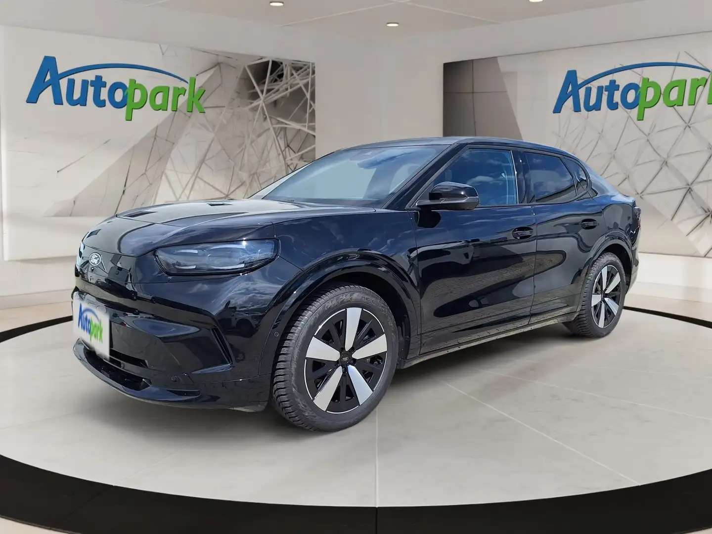 Ford Capri Extended Range RWD Schwarz - 1