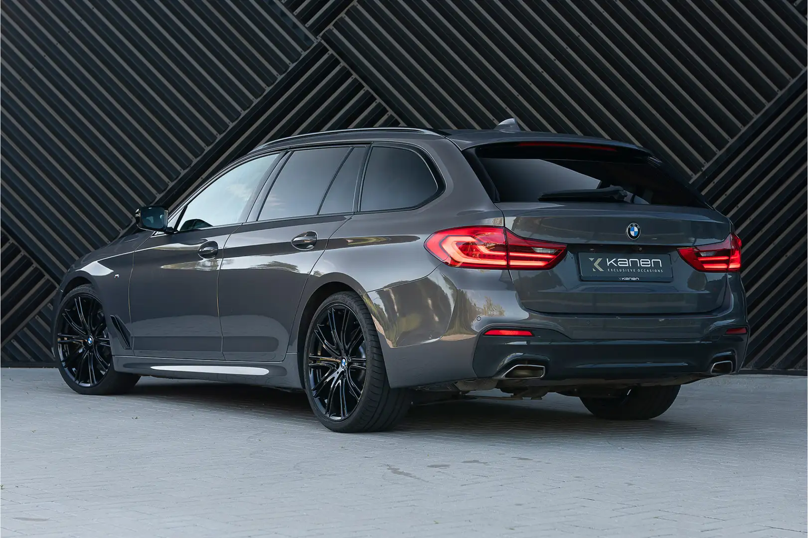 BMW 520 5-serie Touring 520i M Sport Pano Comfortstoel. He Goud - 2