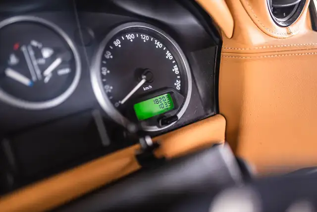 Land Rover Defender view 15