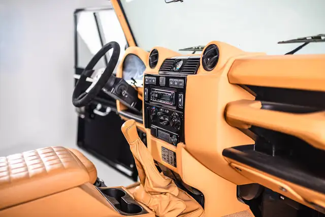 Land Rover Defender view 9