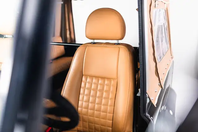 Land Rover Defender view 10
