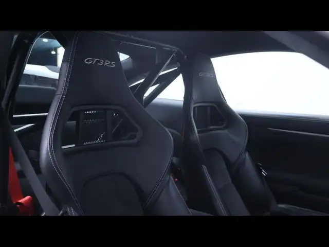 Porsche 911 view 11