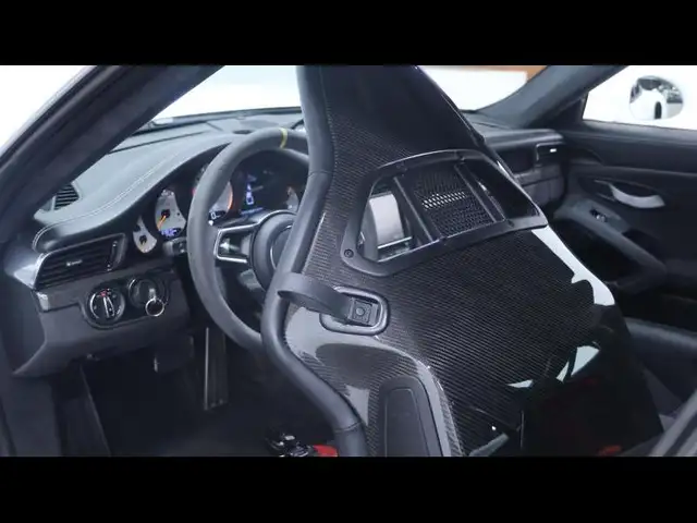 Porsche 911 view 15
