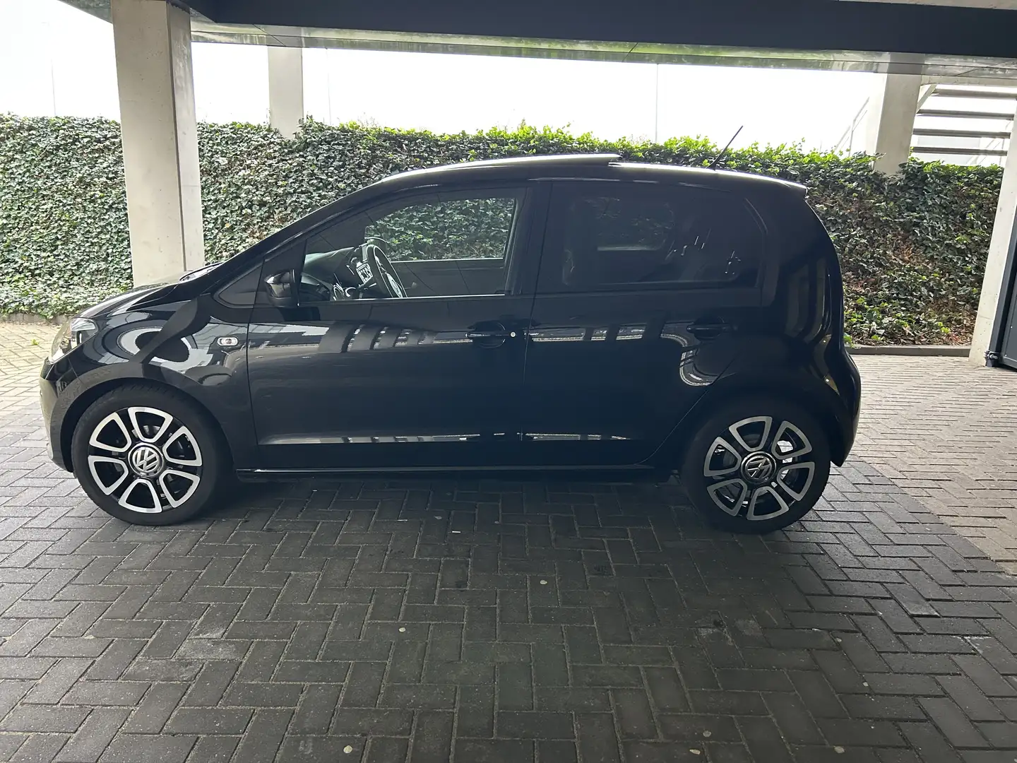 Volkswagen up! high - 1