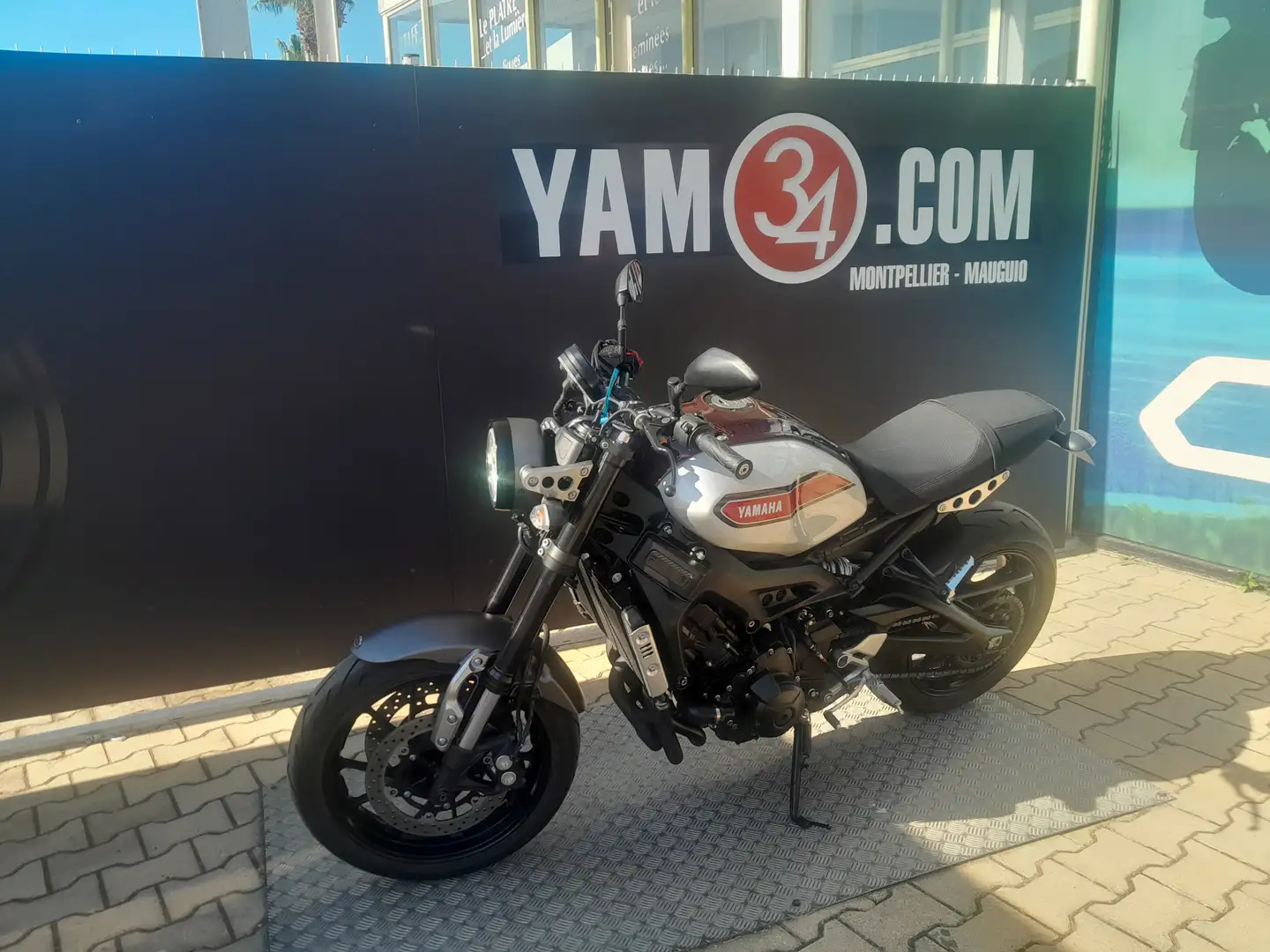 Yamaha XSR 900 Gris - 2