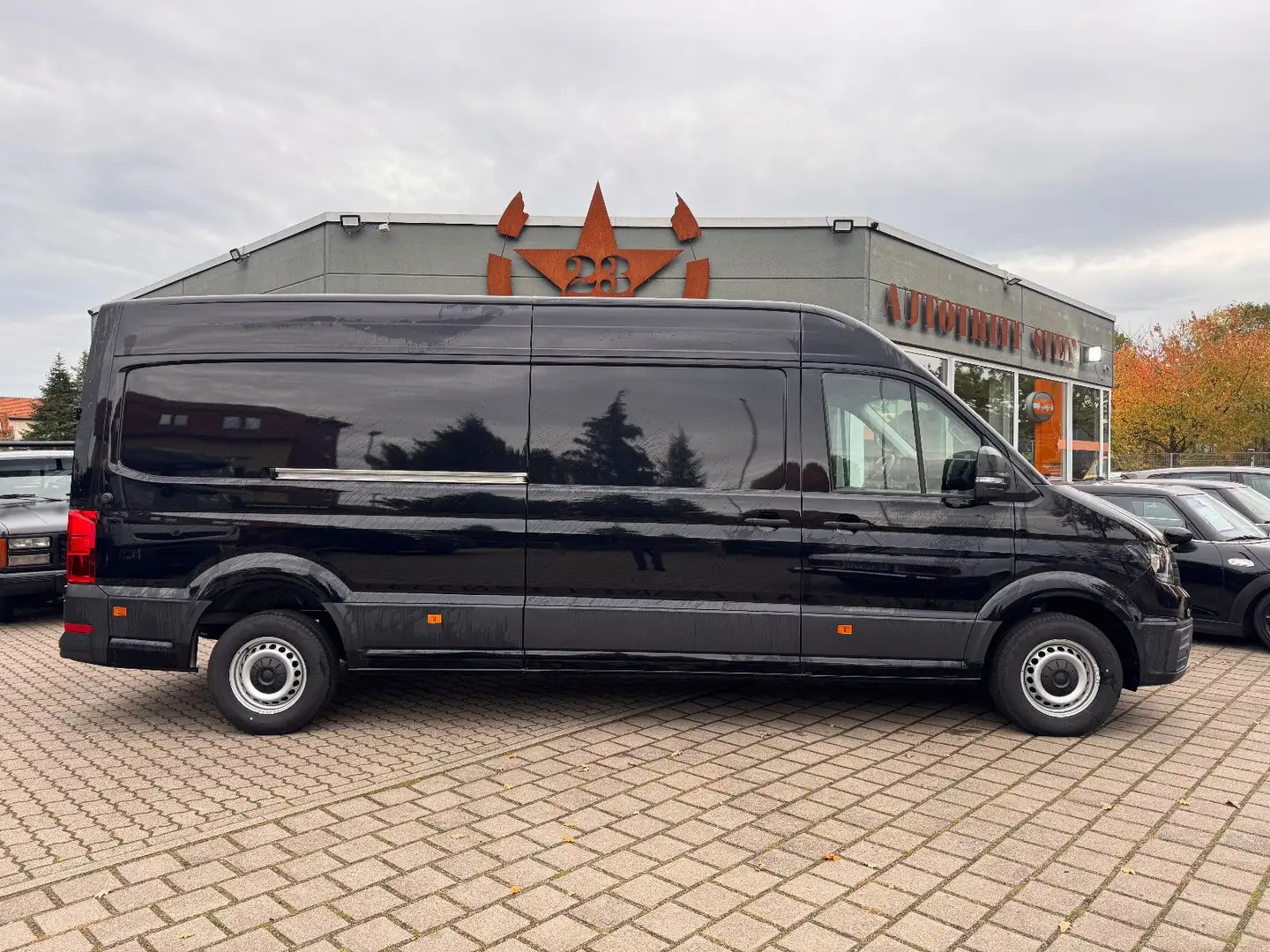 Volkswagen Crafter Kasten 35 lang Hochdach 4x4 Black - 1