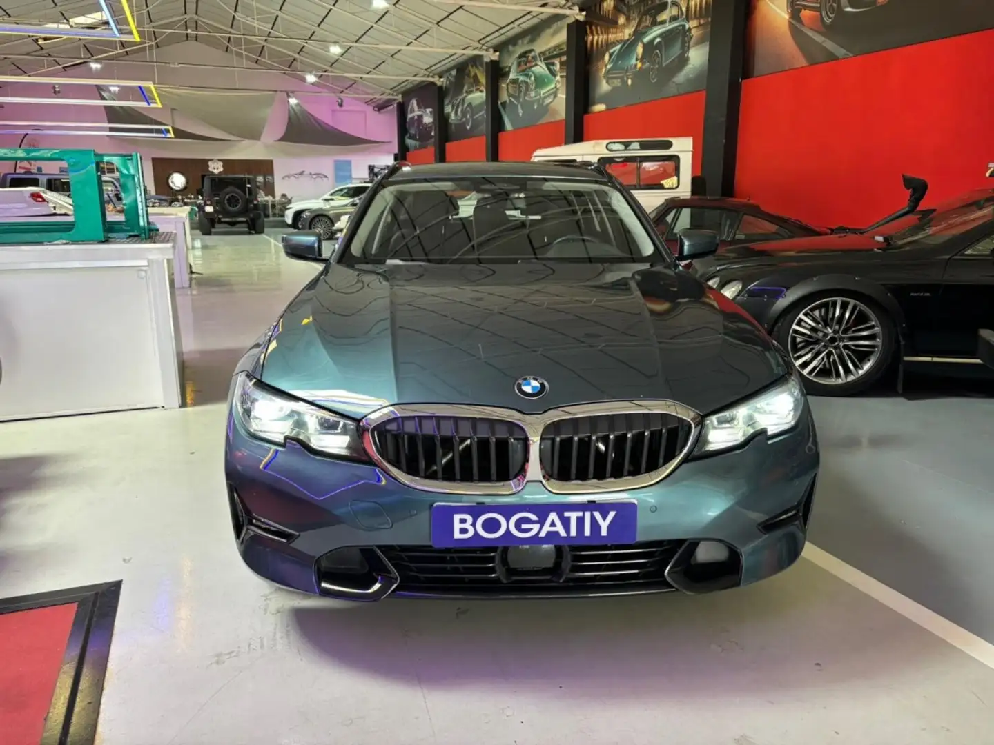BMW 330 330iA xDrive Touring Azul - 2
