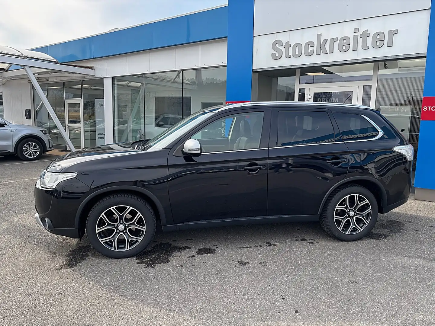 Mitsubishi Outlander 2,2 DI-D AS&G Intense*NAVI*KAMERA* Schwarz - 2