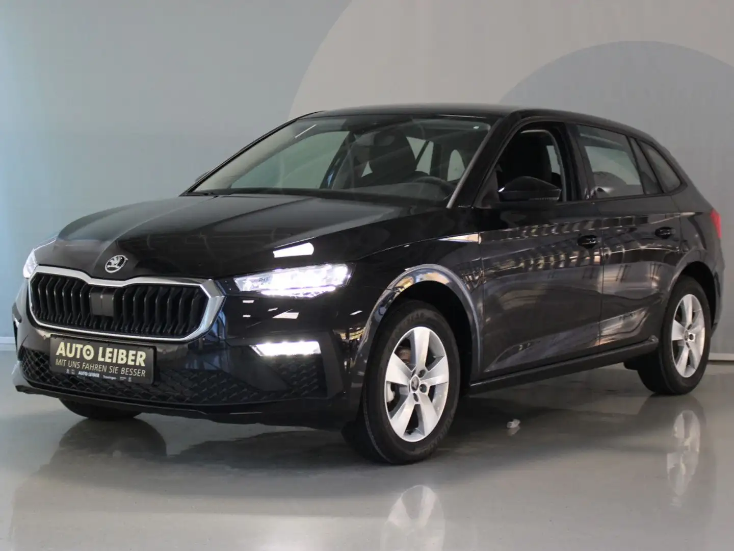 Skoda Scala 1.0 TSI Selection RFK/LED/PDC/Keyless Navi Schwarz - 2