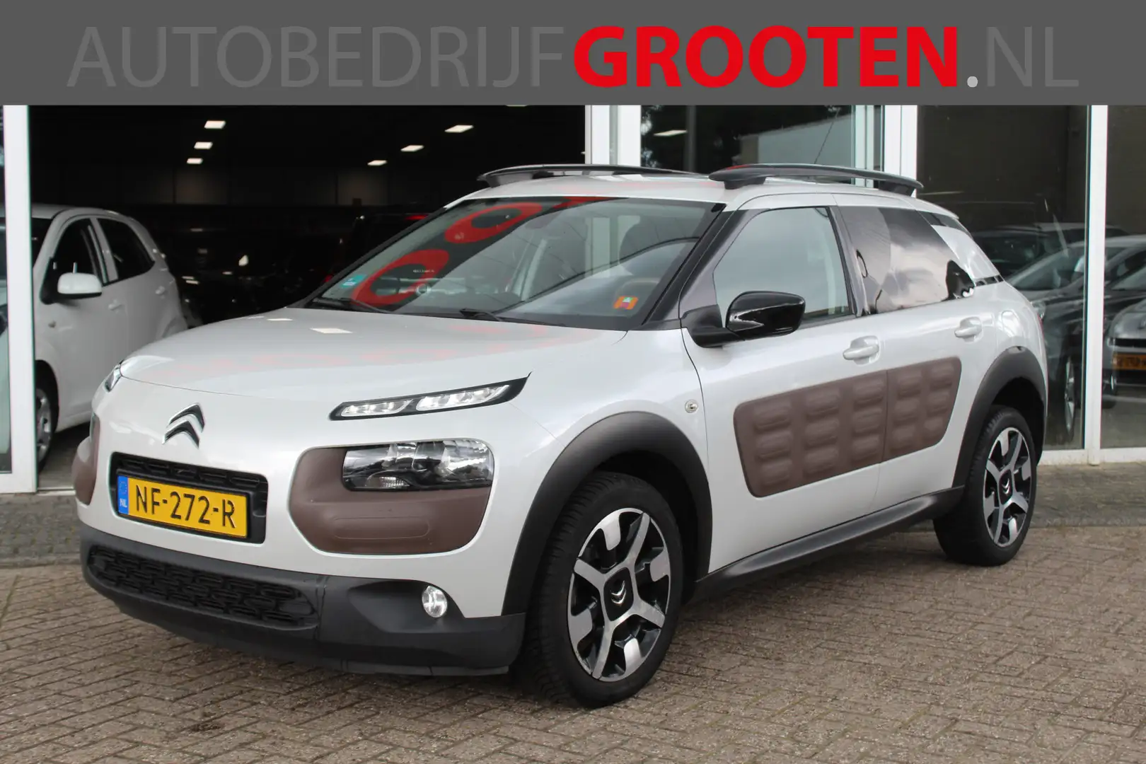Citroen C4 Cactus 1.2 PureTech Shine//Navi//Camera!! Wit - 1