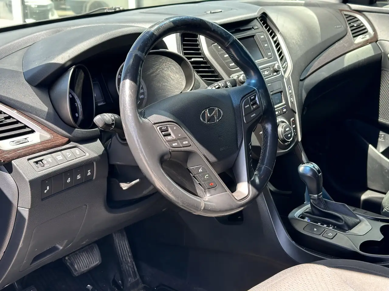 Hyundai SANTA FE снимка Hyundai SANTA FE