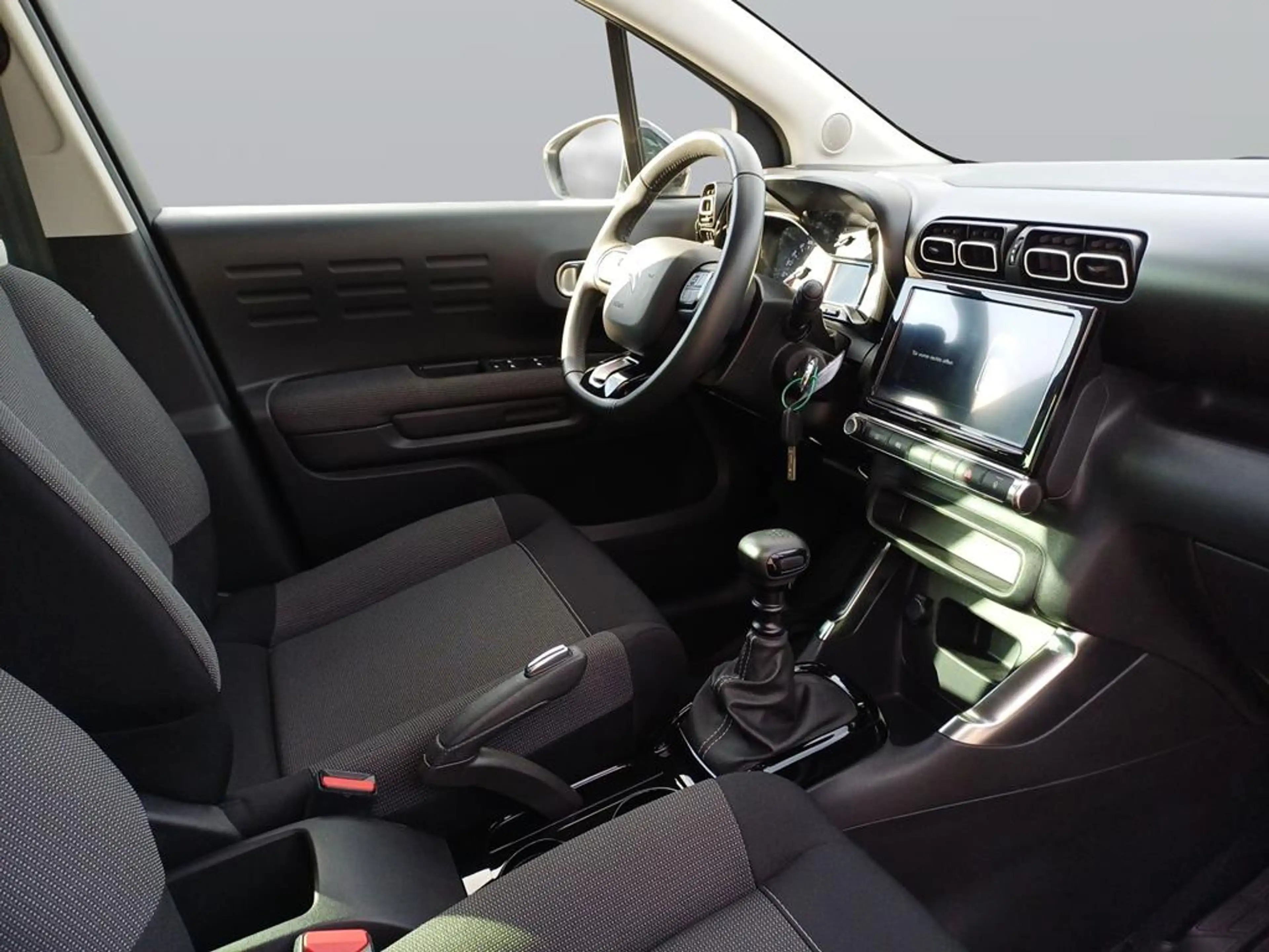 Citroen C3 Aircross PureTech 110 S&S Shine — photo 11
