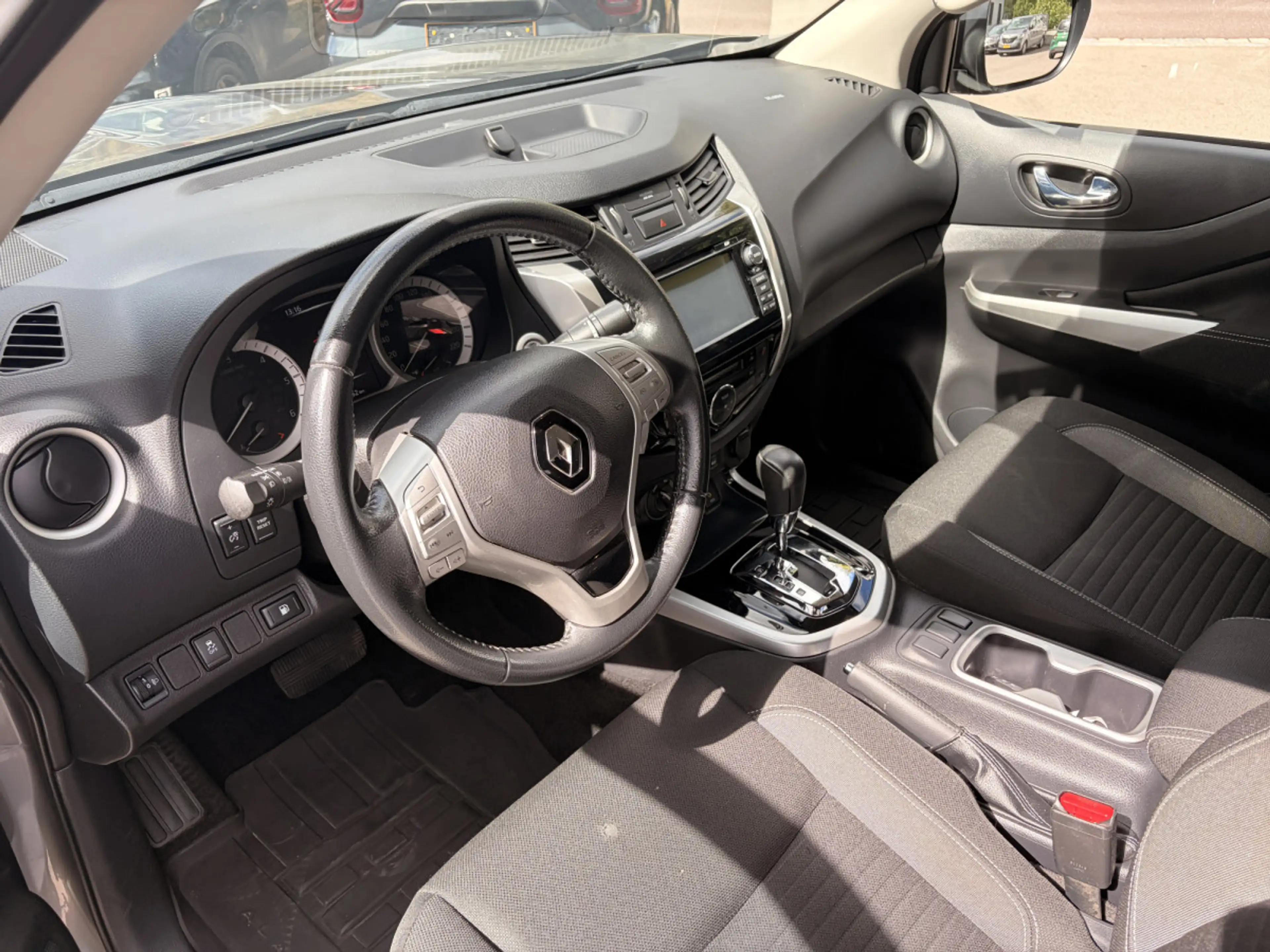 Renault Alaskan 2.3 dCi 4WD Double CAB 190HP — photo 8