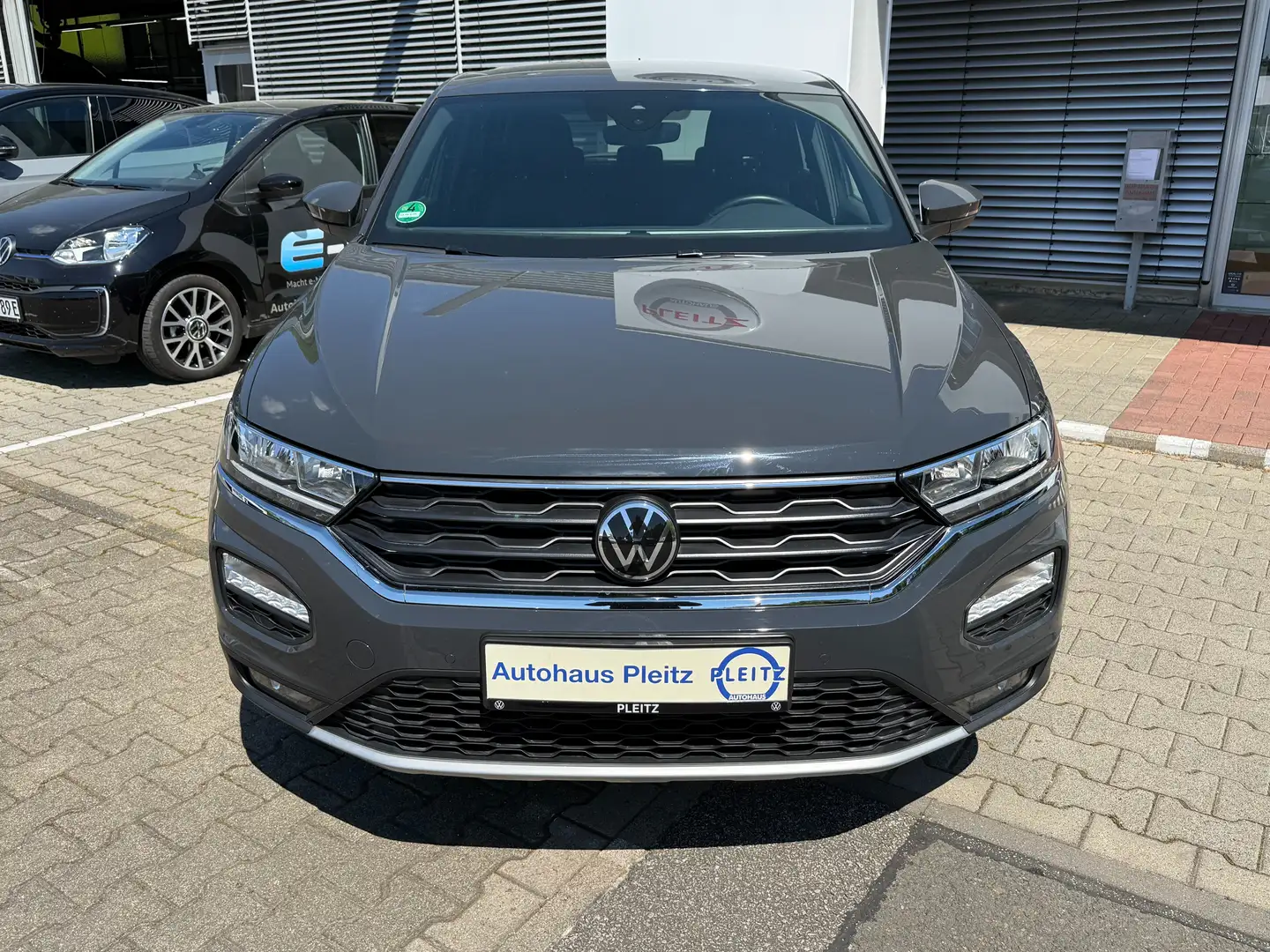 Volkswagen T-Roc Sport 1.5 TSI NAVI EPH Lane Assist Sportsitze Gris - 2