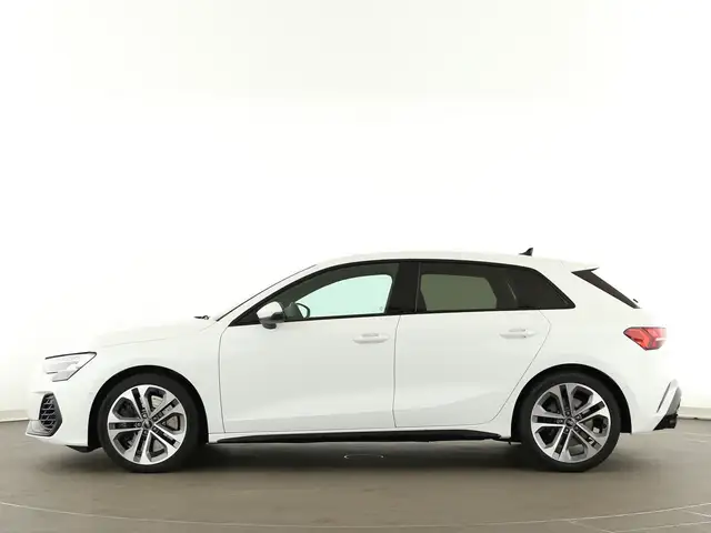 Audi S3 view 4
