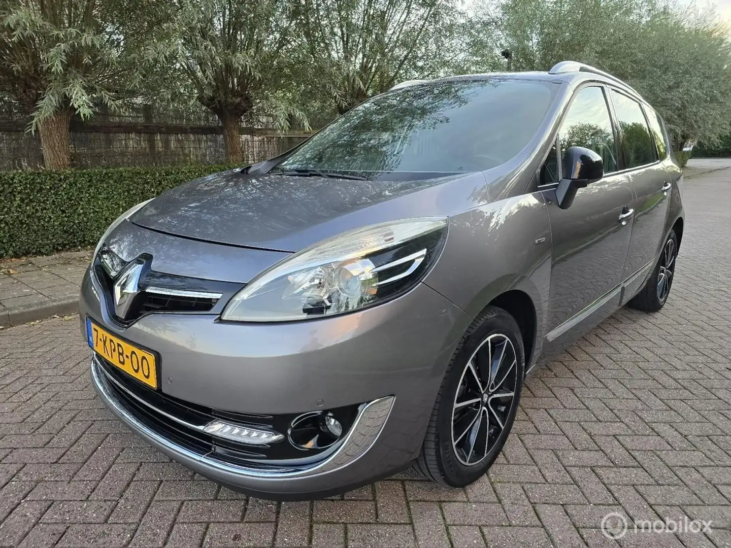 Renault Grand Scenic 1.2 TCe Bose 7p. Camera Grijs - 1