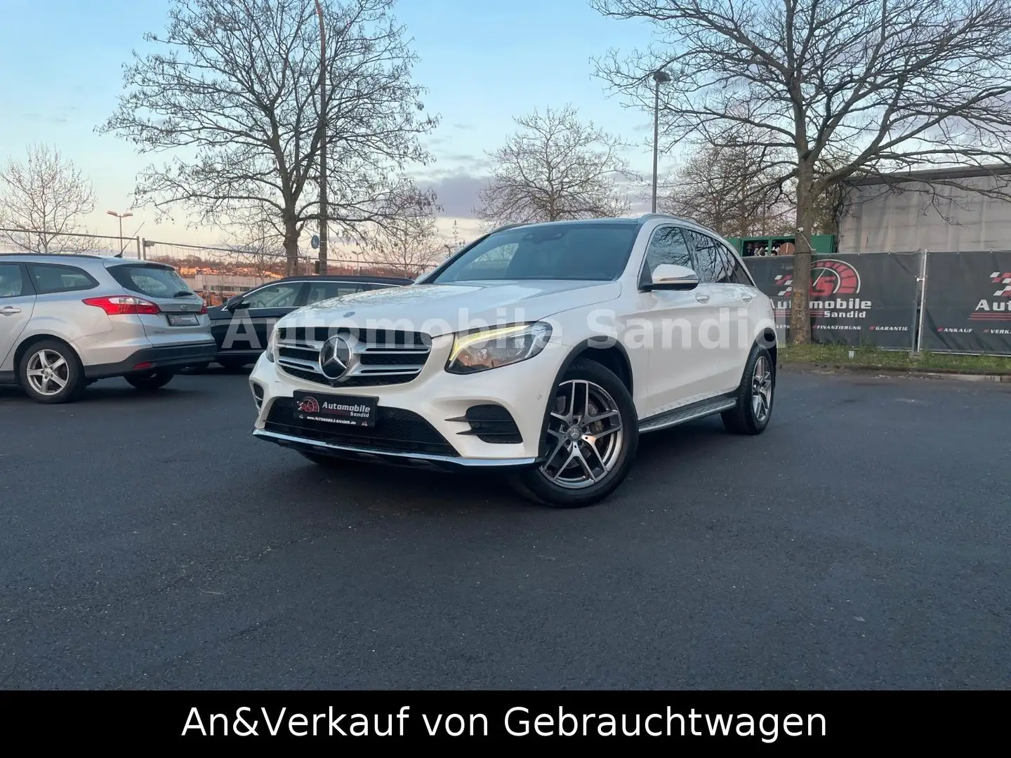 Mercedes-Benz GLC 250 GLC -Klasse 4Matic*AMG-Line*Pano*Leder Weiß - 1