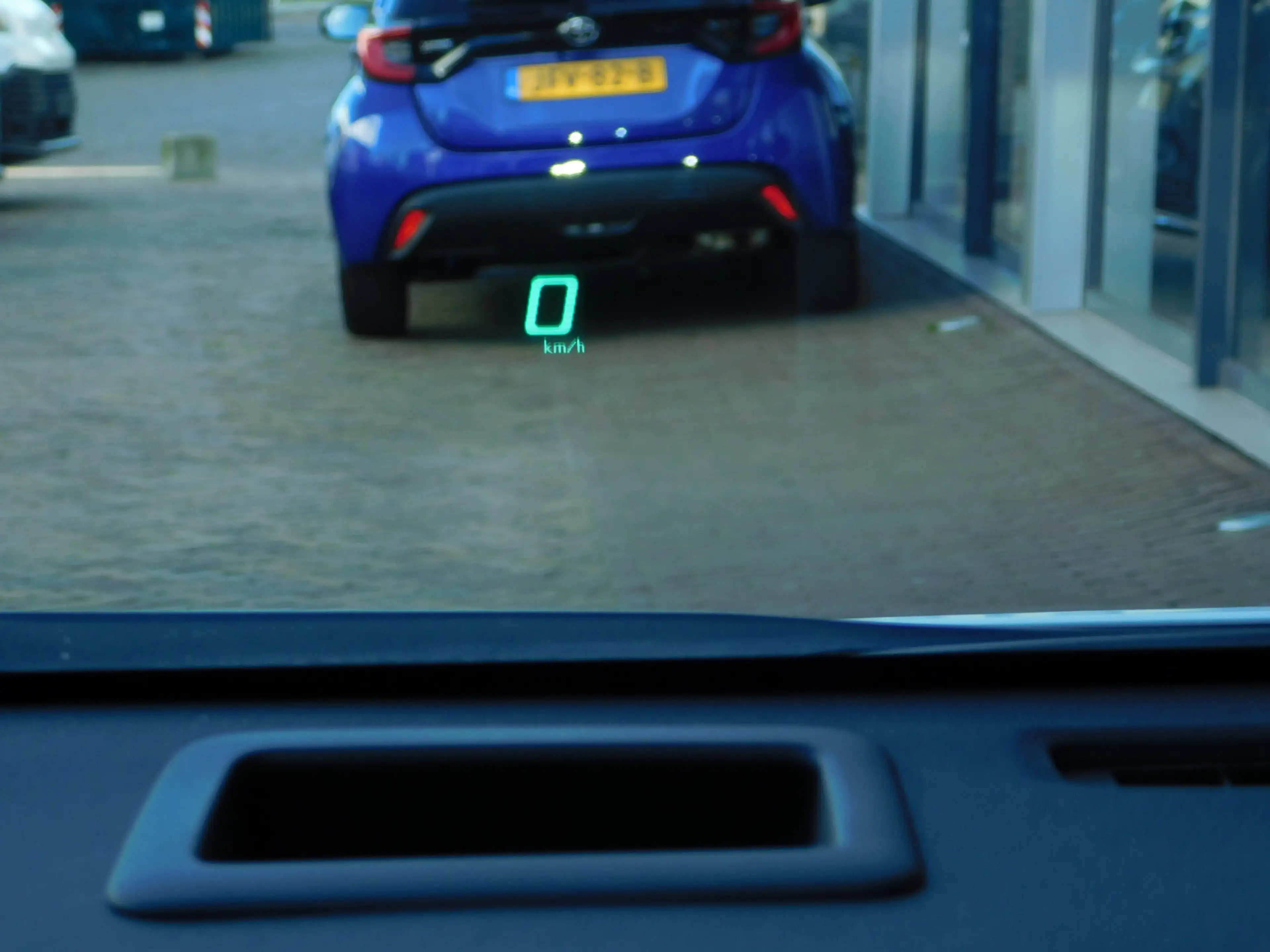 Toyota Prius+ 1.8 SkyView Edition — photo 24